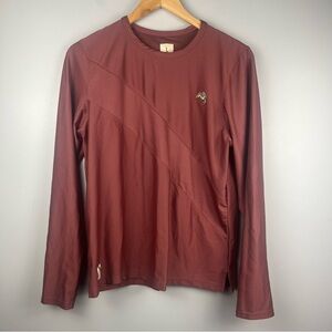 Tracksmith Van Cortlandt Long Sleeve in burgundy pink size large